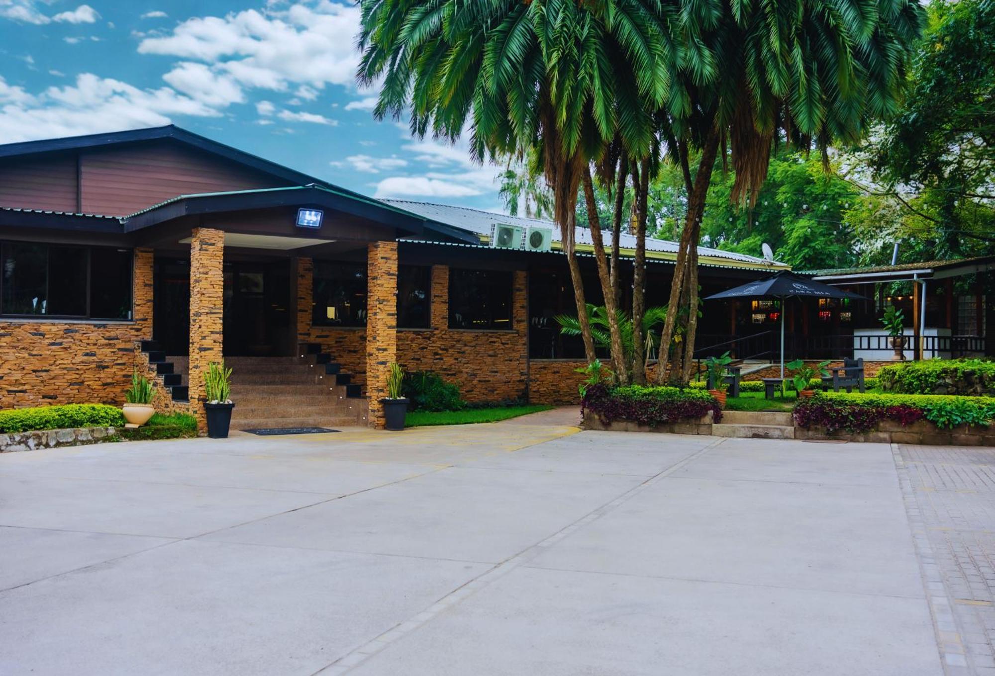 Casa Mia Lodge & Restaurant Blantyre Exterior photo